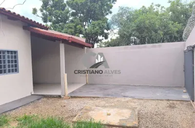 Casa de 02 quartos a venda pontal sul aparecida de goiânia, ótima localização
- 2 quartos, sendo uma suíte.