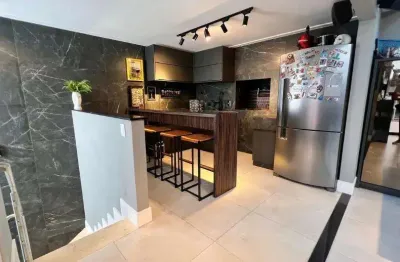 Lindo quadriplex totalmente mobiliado em condominio fechado.