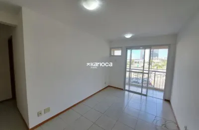 Apartamento para alugar com 90m², 3 quartos, 2 banheiros, 1 vaga de garagem.