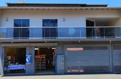 Sobrado com area comercial e dependencia nos fundos em cambé