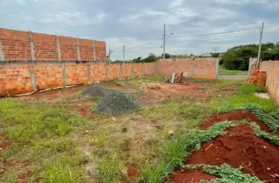 Terreno à venda na Rua Tupinambás, 721, Jardim Tupi, Cambé