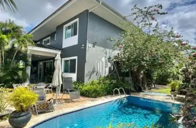 Casa de 253m2 com 3 suítes + dce e piscina privativa, em condomínio fechado