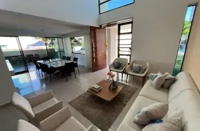 Casa de 322m2 com 4 suítes + dce + piscina privativa, em condomínio fechado