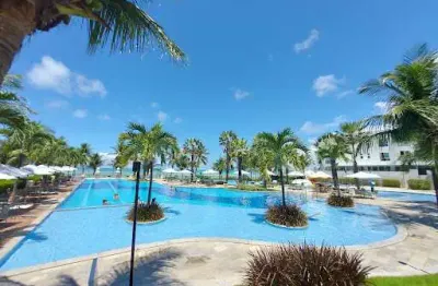 Apartamento com 3 quartos mobiliado e projetado, em condomínio club e pé na areia