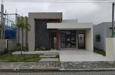 Casa de 120m2 com 3 quartos + piscina privativa, em condomínio fechado