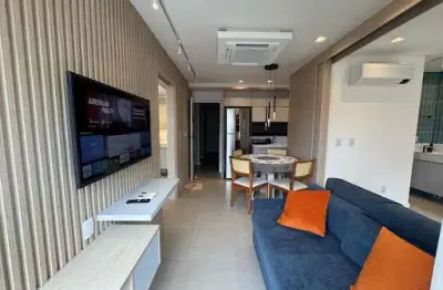 Apartamento pé na areia com 2 suítes todo mobiliado e projetado
