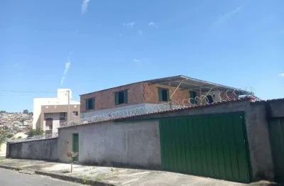 Casa 3 quartos, 2 entradas, parte comercial - alípio melo - bh - mg