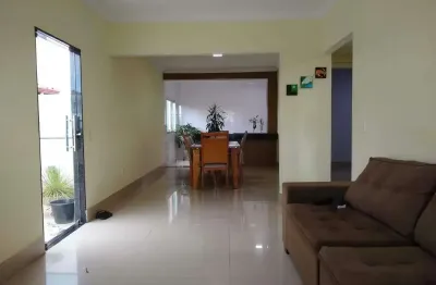 Casa nova a venda com 3 quartos, suíte, bairro oitis, contagem.
