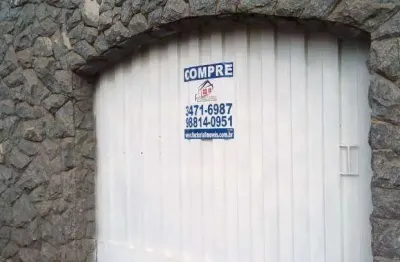 Duas casas à venda bem aconchegantes no bairro coqueiros - b h/mg