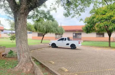 Pq; verde - 2 quartos, sala , coz, bwc. a/serv, 1 vaga