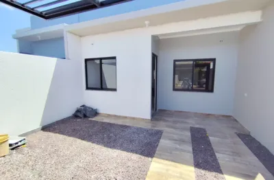 Excelente casa no esmeralda nova, de 3 quartos, 2 vagas de carro , a/constr. 64m²