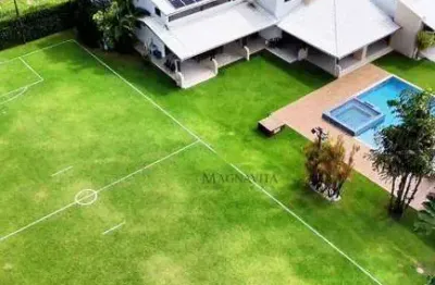 Casa de luxo à venda no encontro das águas1.370m² construídos, 5 suítes, pé direito duplo, piscina com raia de 25m. lauro de freitas. porteira fechada