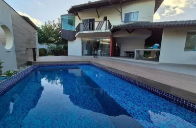Casa de luxo à venda em busca vida, camaçari: 390 m², 4 quartos, quintal com piscina, área verde, área gourmet,  e acesso privativo à praia. segurança