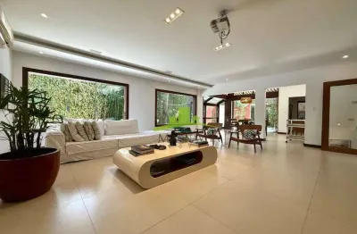 Casa à venda no horto florestal, condomínio fechado, 610m², 4 suítes, porteira fechada, salão de jogos, piscina, r$ 4.200.000,00