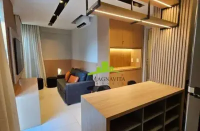 House barra. studio à venda com 32m², alto padrão, finamente decorado, varanda com vidro, móveis planejados, equipado, perto da praia, na barra