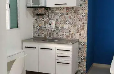 **linda kitnet próx. usp**01 dormtório, banheiro com box, cozinha c/ armário, microondas, geladeira nova, 02 cadeiras, box e cama, guarda roupa espaço