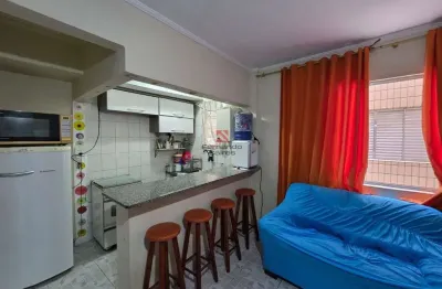 Kitnet mobiliada na ocian – ampla, bem localizada e a 550m da praia