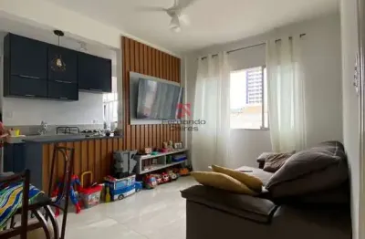 Apartamento amplo de 1 dormitório com móveis planejados, churrasqueira e 1 vaga