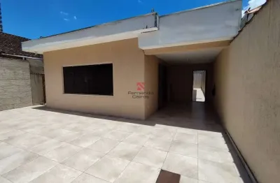 Casa isolada com espaço amplo, conforto e lazer completo na ocian - praia grande