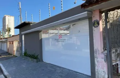 Casa térrea isolada com 4 dormitórios 2 suítes, 4 vagas e piscina no caiçara