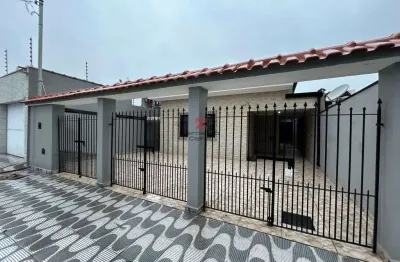 Casa isolada com 3 dormitórios a 400m da praia no maracanã em praia grande/sp