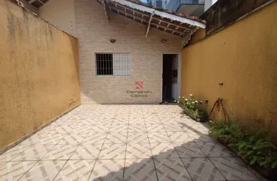 Ampla casa com edícula e quintal - oportunidade próxima à praia no bairro mirim