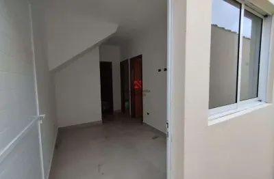 Casa térrea de condomínio novinha e aconchegante 2 dorm na mirim