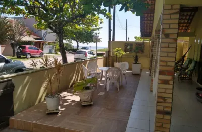 Casa à venda a 50m da praia em itapoá - balneário uirapuru