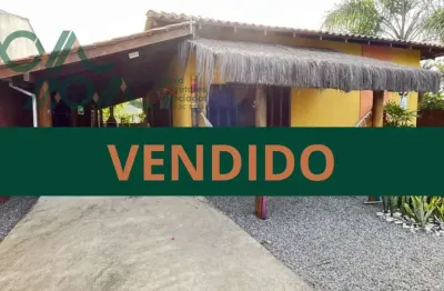 Casa à venda em itapoá sc, 3 dormitórios, próxima à praia e comércio local