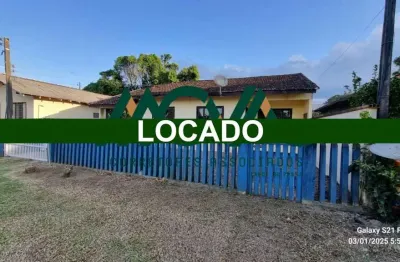 Aluguel mensal - casa com piscina no balneário princesa do mar