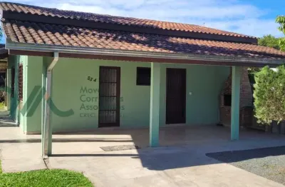 Casa com excelente terreno e localização privilegiada em itapoá/sc