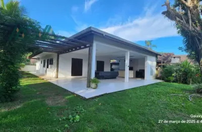Casa com 4 quartos para alugar na rua 2630 do farol, 250, pontal do norte, itapoá por r$ 3.850