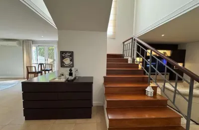 Casa em condomínio fechado com 4 quartos para alugar na Rua Jayme Vicente Holloway, 1-51, Vila Aviação, Bauru