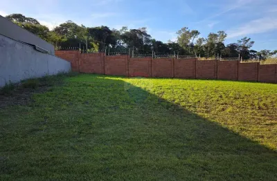 'terreno de 300m² em condomínio fechado com total segurança e tranquilidade'