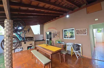 Sobrado de esquina com energia solar e 4 vagas – condomínio topázio, bonfim paulista