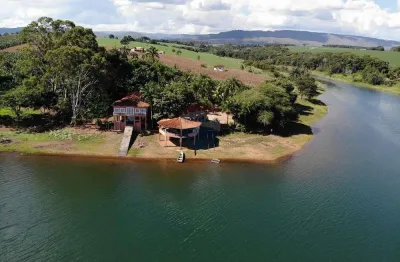 Rancho com 250 metros de beira d'agua em Delfinópolis MG - Região da Mata