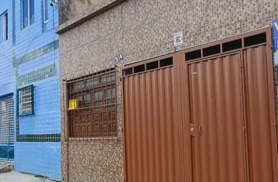 Casa a venda 3 quartos, 1 suíte, no centro com garagem