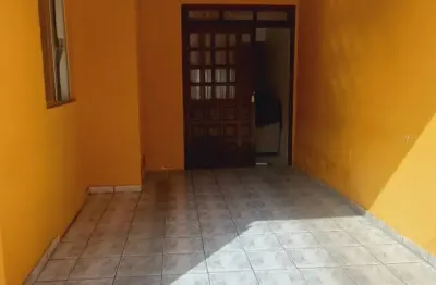 Casa à venda no centro: 3 quartos, 1 suíte e garagem exclusiva