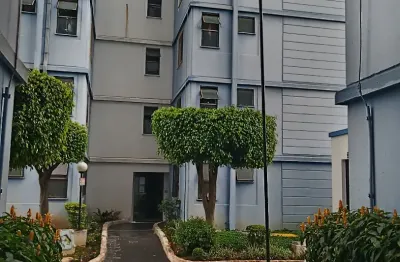 Apartamento com 02 dormitórios e vaga de garagem, rec reformado ém