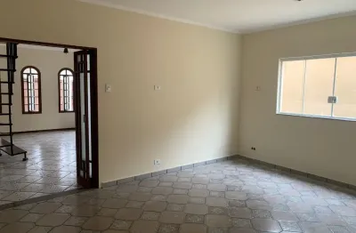 Casa com 3 quartos para alugar na Penha, São Paulo 