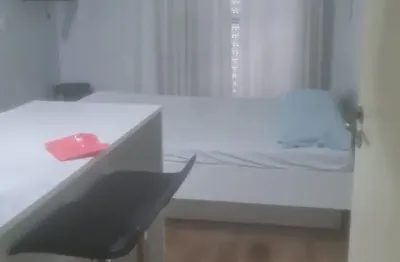 Apartamento mobiliado e com sacada para locação na república