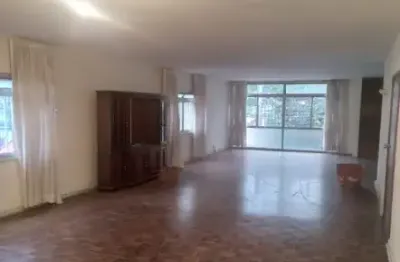 Apartamento semi mobiliado, com suíte para locação no jardins