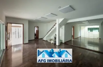 Sobrado com sacada, suíte, piscina e churrasqueira para locação no jardim têxtil