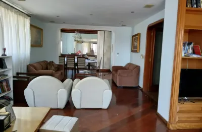 Apartamento com suítes e sacada para locação em santa cecília