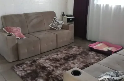 Excelente oportunidade para investidor, 3 casas , terreno 9 x 21!!!