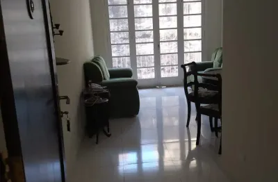 Apartamento santa cecília com 73m²,1 dormitório grande com porta balcão que da acesso a uma varanda de 3.5x3.5, sala ampla, banheiro também grande