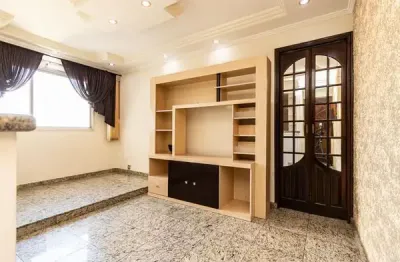 Lindo apartamento na vila curuça , são 50m² com garagem fixa, 02 quartos (planejados), 01 banheiro (planejado com box), sala com 2 ambientes (com estante, parede texturada, cortina, porta camarão espe