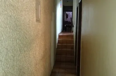 Casa a venda em campo limpo,com 125m² ( 5 x 25 ), 3 dormitórios, sala de jantar, sala de tv,lavabo, 1 banheiro, garagem para 2 carros com portão automático.