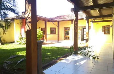 Sonho de verão!!! casa frente a praia no j. mar e sol cidade peruíbe. (venda ou permuta) suítes 4, vagas 5, área útil 310,00