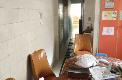 Imóvel residencial com localização privilegiada em região comercial no bairro da mooca: * à 1.4km da estação bresser/mooca da linha 3 do metrô (cerca de 15 minutos a pé e 5 minutos de carro ou ônibus)